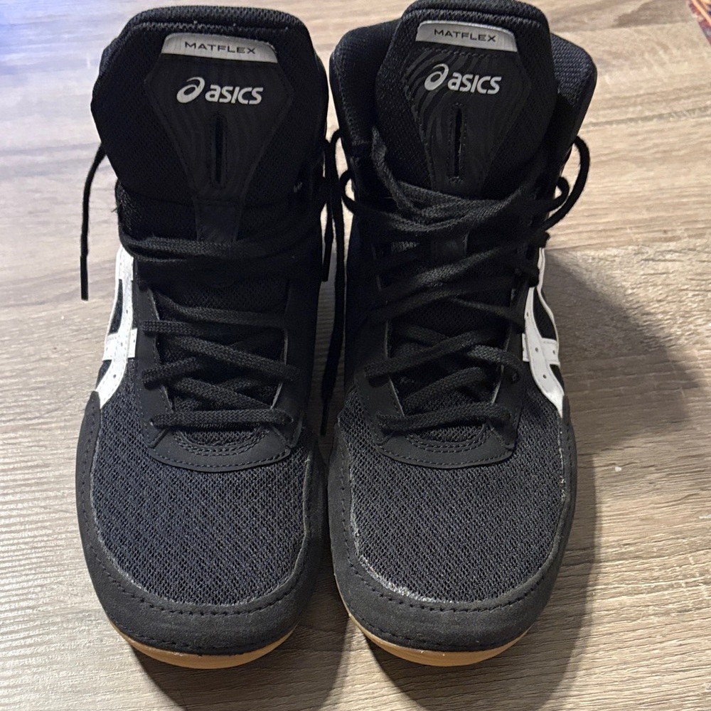 ASICS Matflex Black and White Athletic Shoes